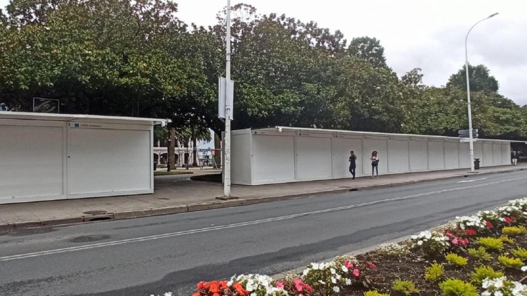 Las casetas de la Feria de Artes Plásticas, ya listas.