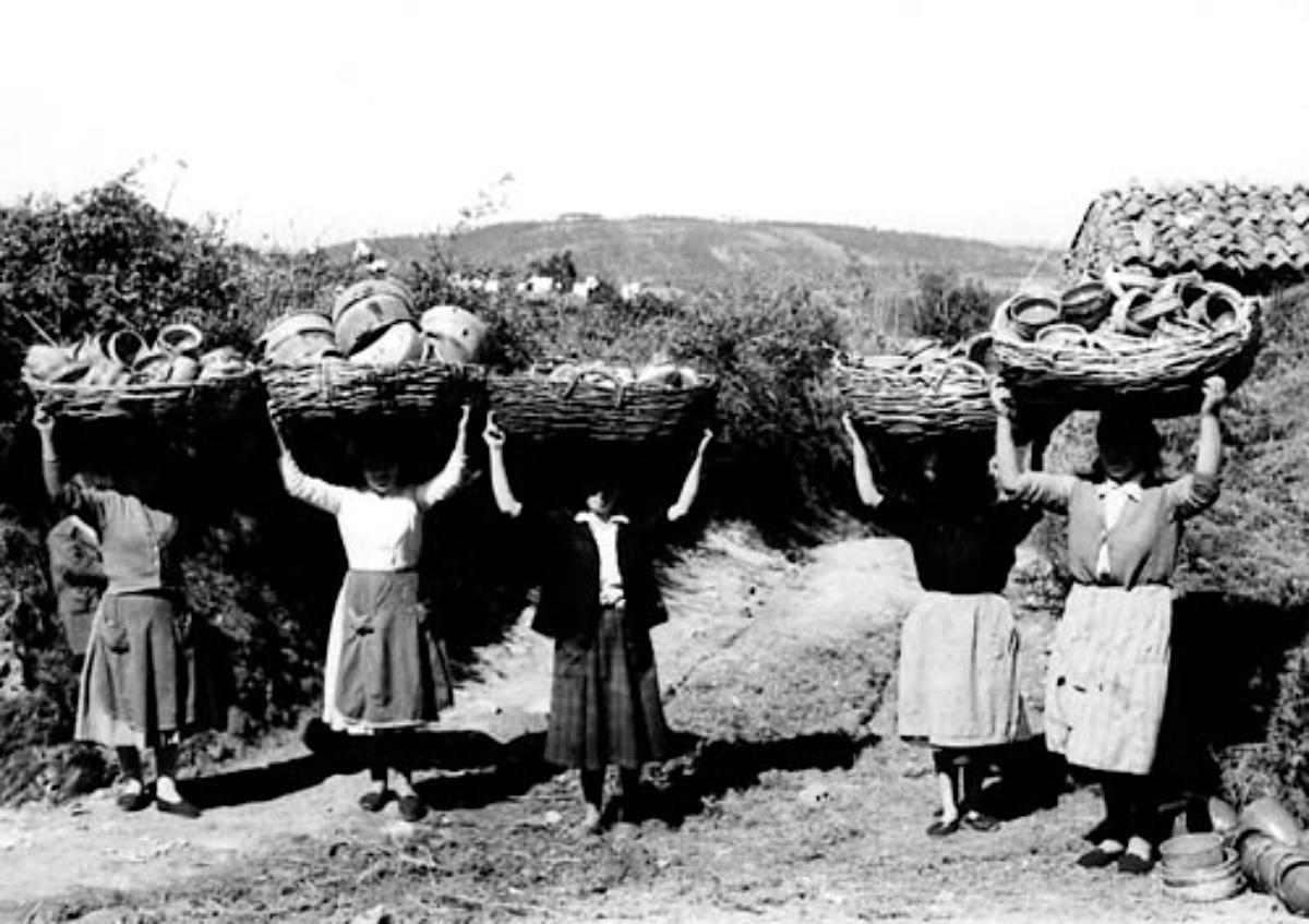 Porteadoras de Buño. Foto: Wikipedia