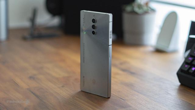 Redmagic 8S Pro por detrás