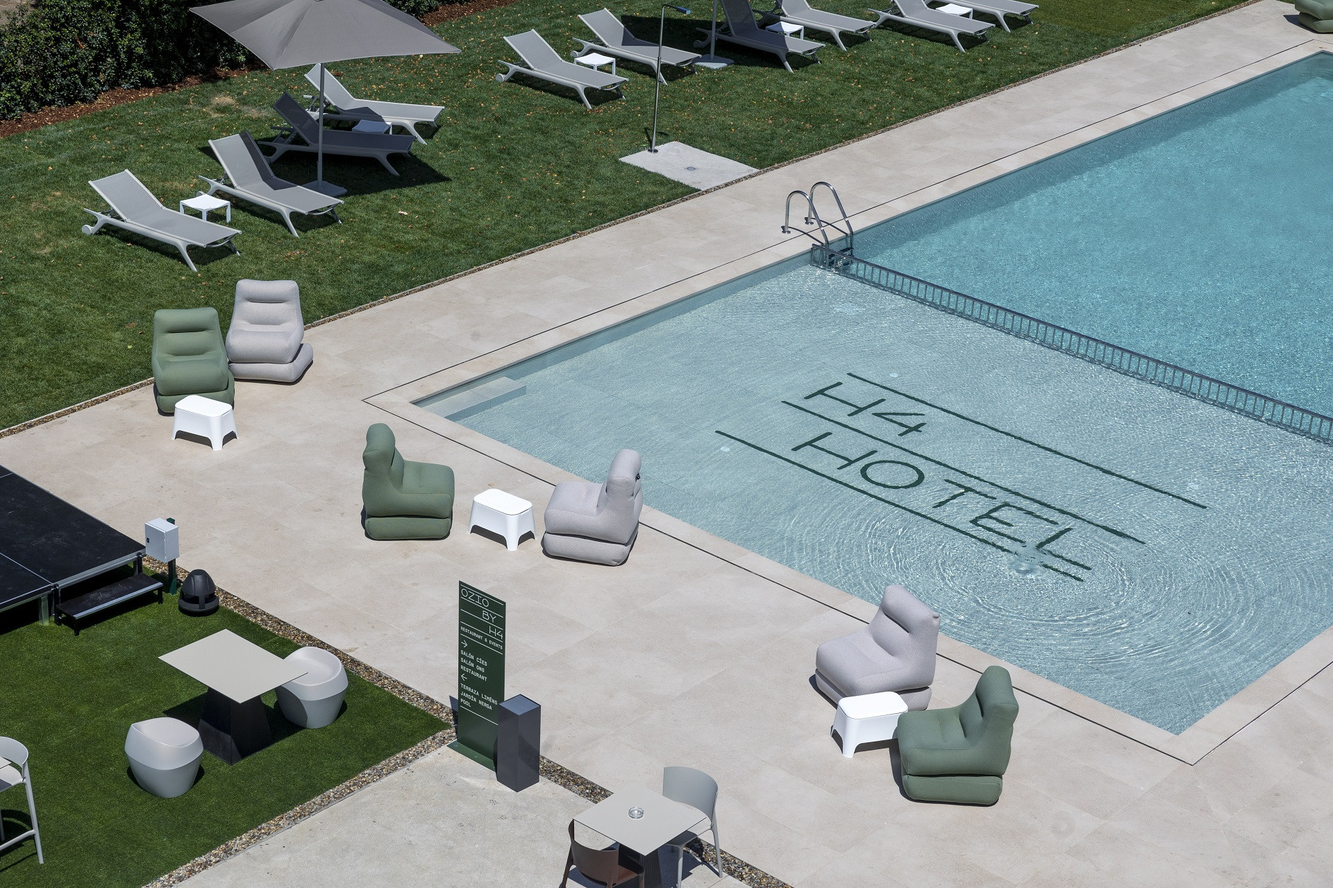 Vista aérea de una de las piscinas del complejo.