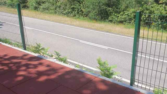 Vallas robadas de un parque infantil en Covelo.