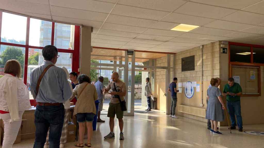 Primeros votantes de la mañana