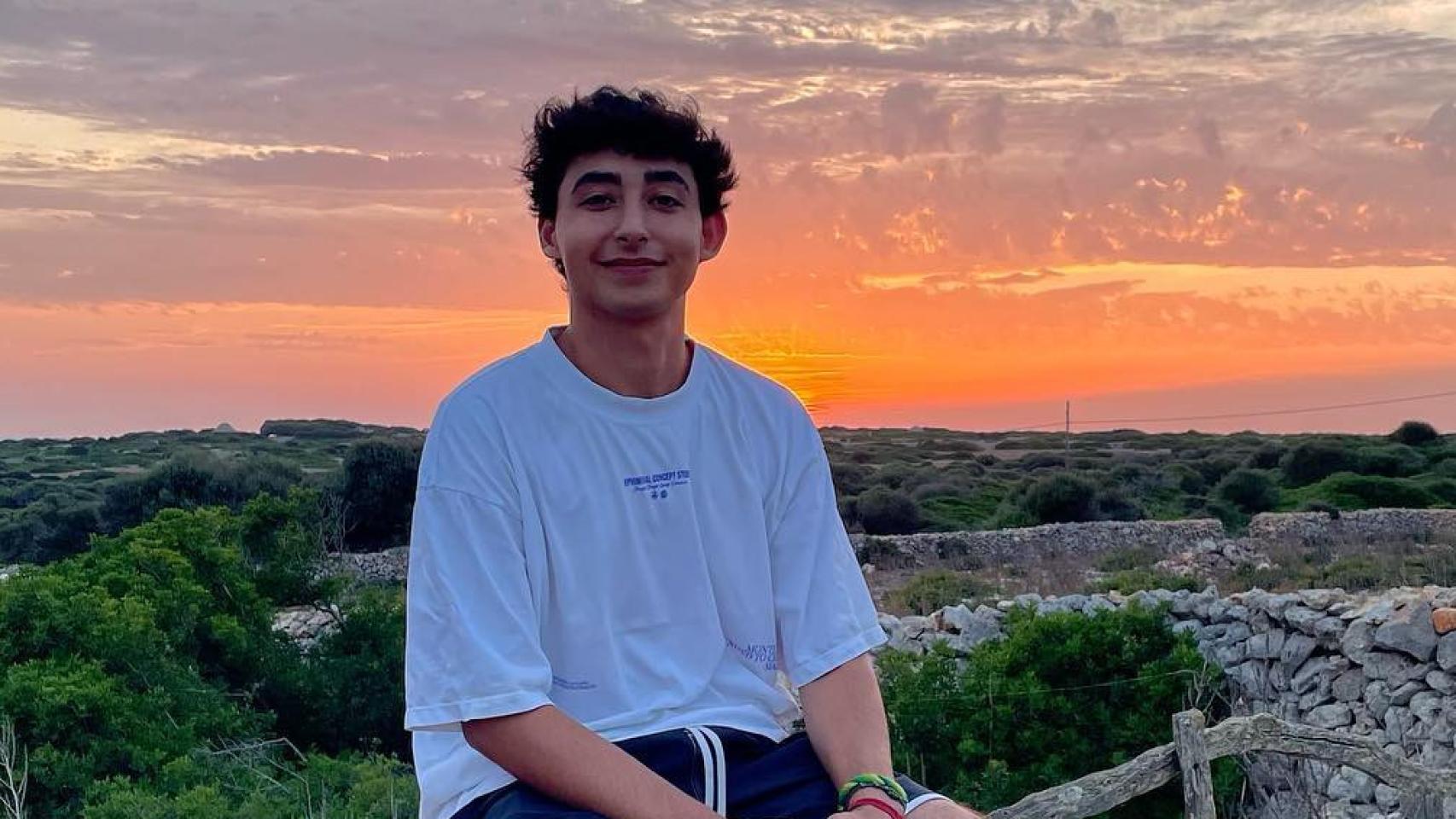 Imágenes del día: Juan, el hijo de Nuria Roca y Juan del Val, enseña cómo están siendo sus vacaciones y una fan le reprocha algo