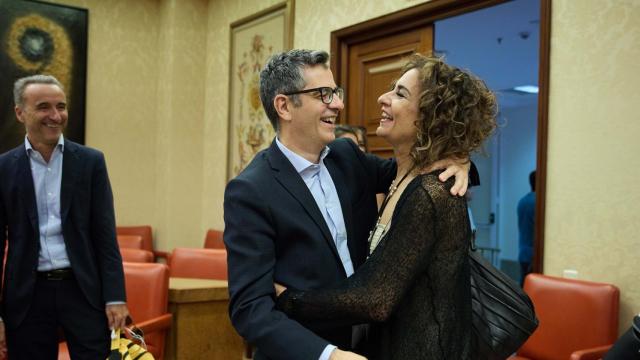 Los ministros de Presidencia y Hacienda, Félix Bolaños y María Jesús Montero, este miércoles en la reunión de la Diputación Permanente del Congreso.
