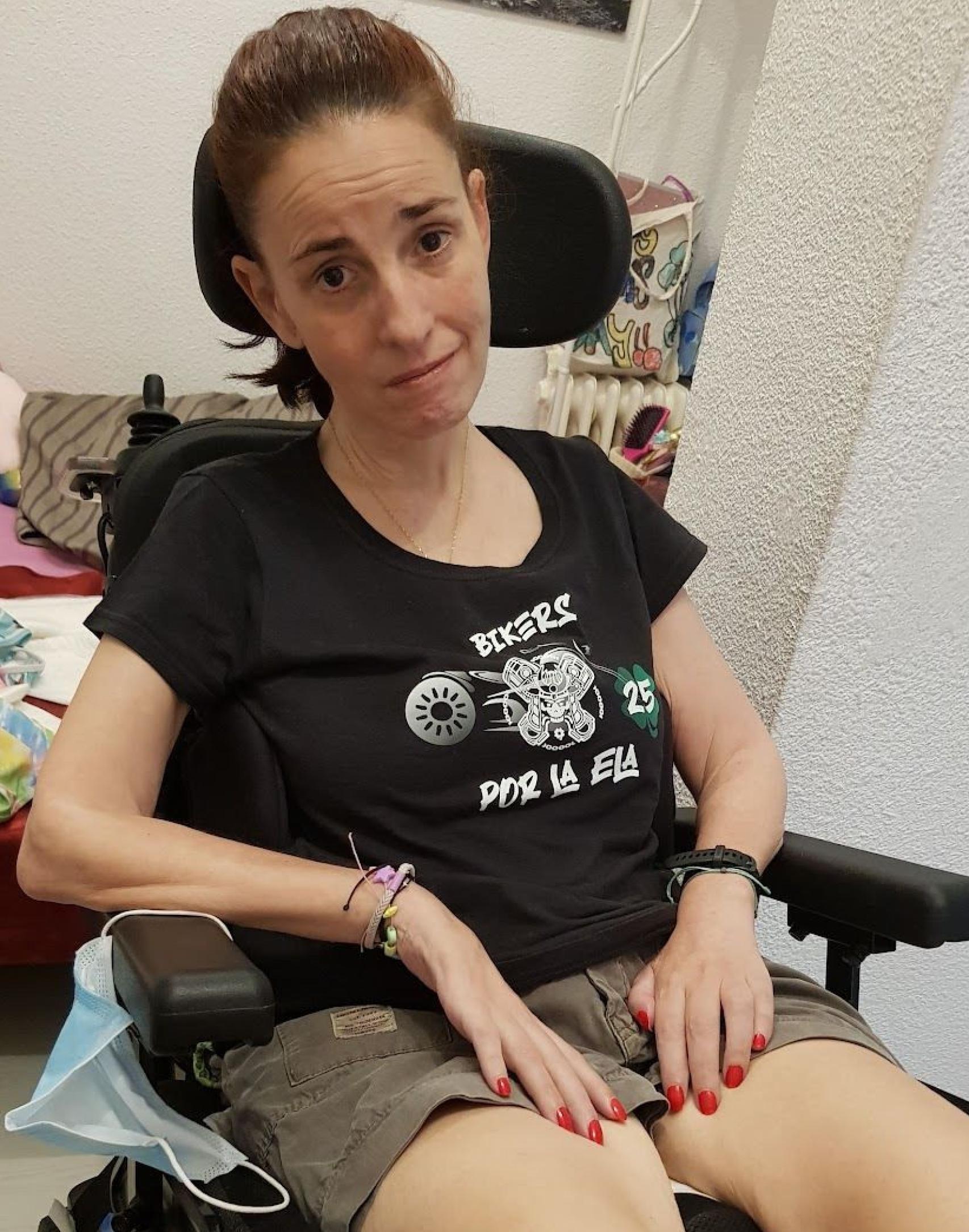 Rakel Estuñiga, mujer de 48 años y paciente de ELA.