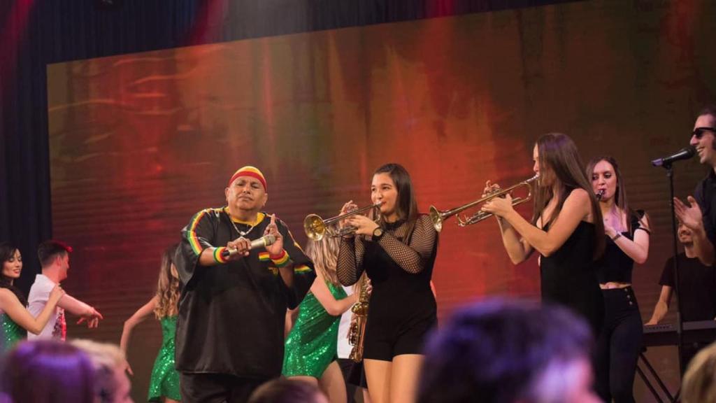 King África en una actuación en Galicia