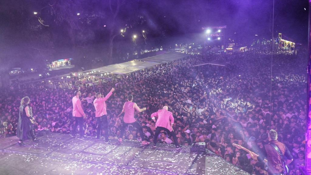 Fin de las fiestas de O Burgo, Culleredo (A Coruña), con la Panorama y espectáculo pirotécnico