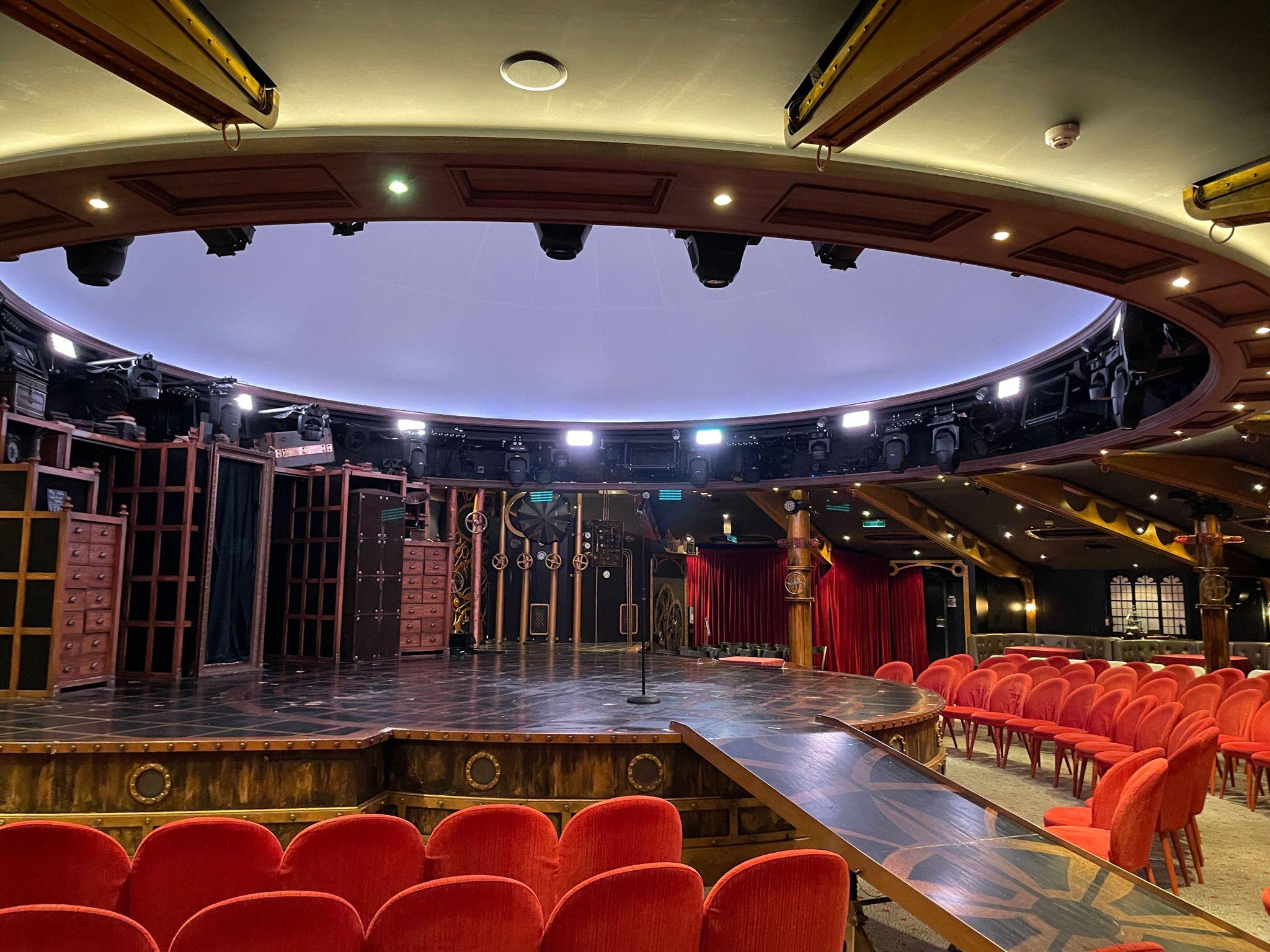 Zona de espectáculo de magia (Foto: Quincemil)