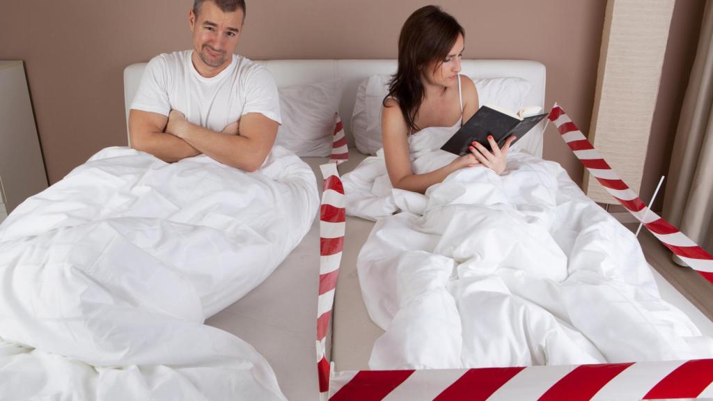 Pareja que duerme separada. Foto: iStock.