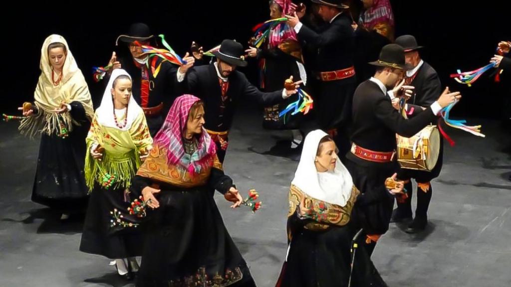 Imagen de una danza tradicional de los maragatos.