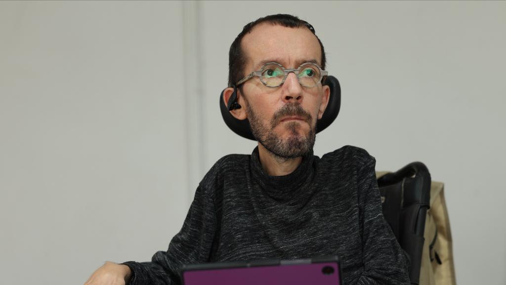 El exportavoz de Podemos en el Congreso de los Diputados, Pablo Echenique, durante una firma de libros en mayo.
