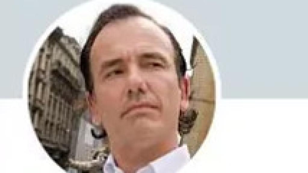 Un perfil falso de Twitter de Tommaso Debenedetti, el comunicador italiano 'rey de las fake news'.