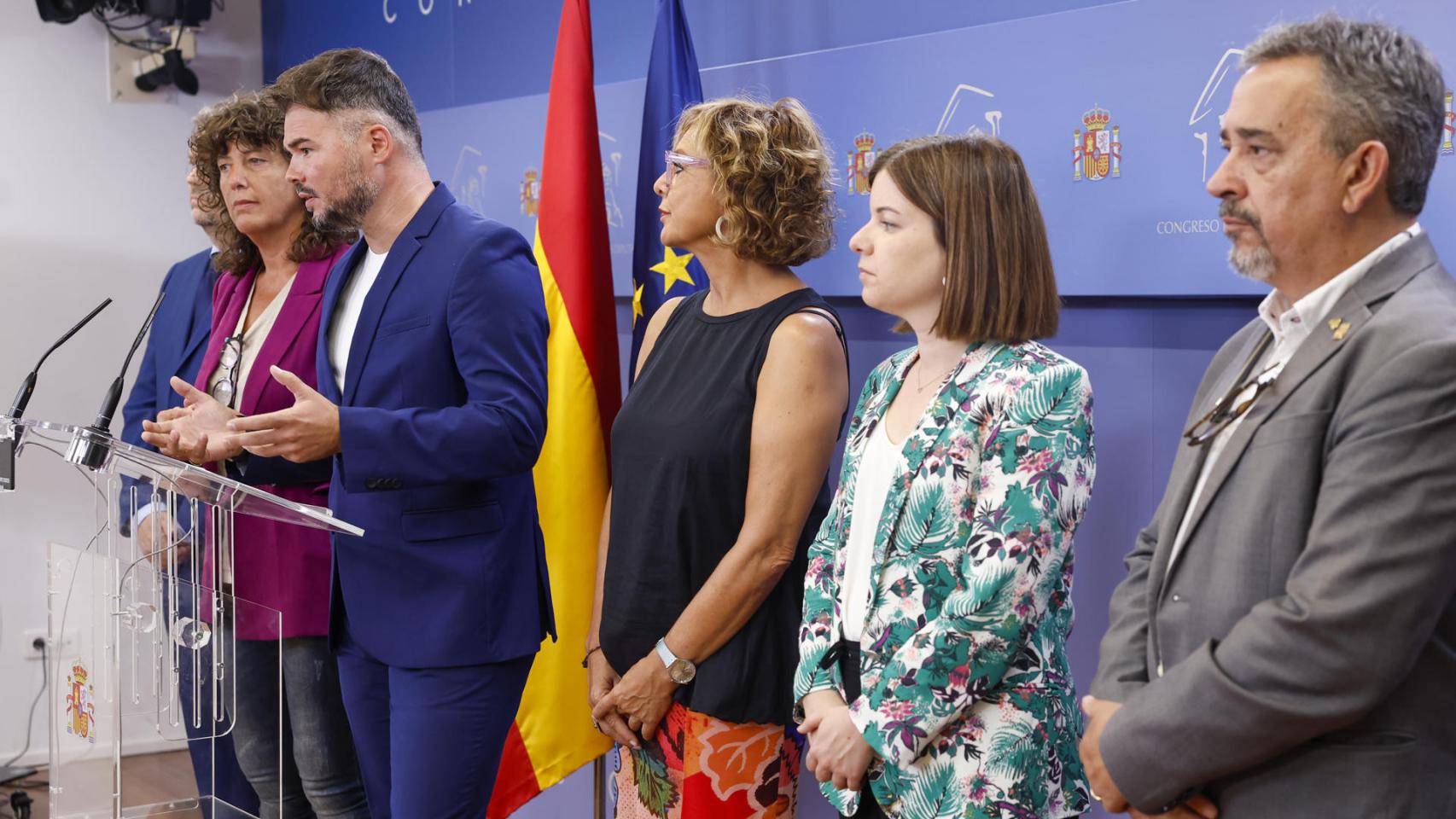 Gabriel Rufián y el resto de diputados de ERC, este jueves en el Congreso de los Diputados.