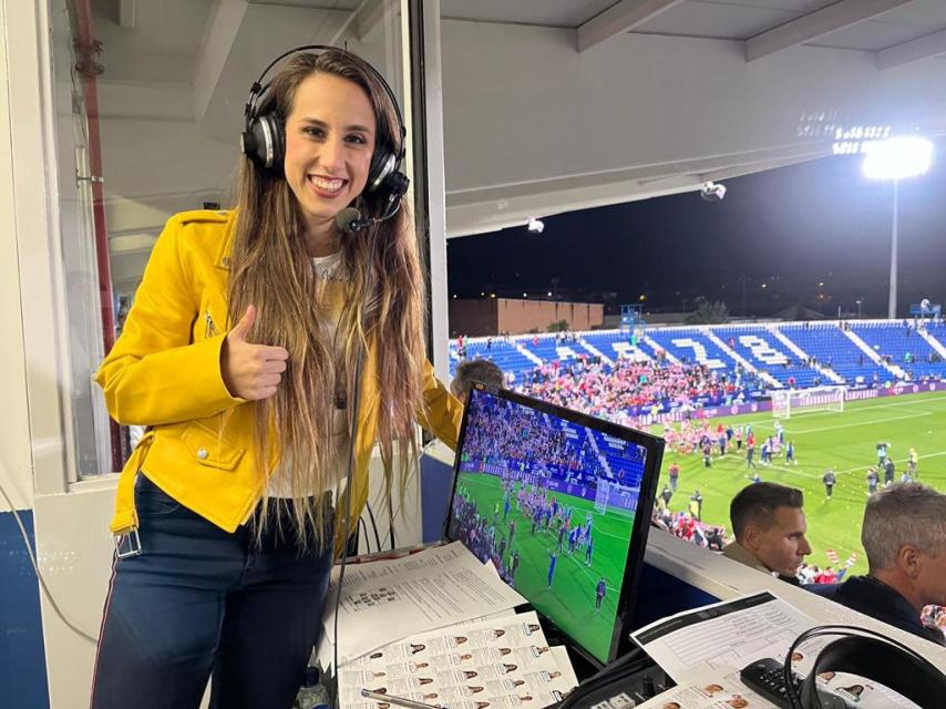 Alicia Arévalo, la voz de RTVE del Mundial de fútbol femenino de Australia y Nueva Zelanda.