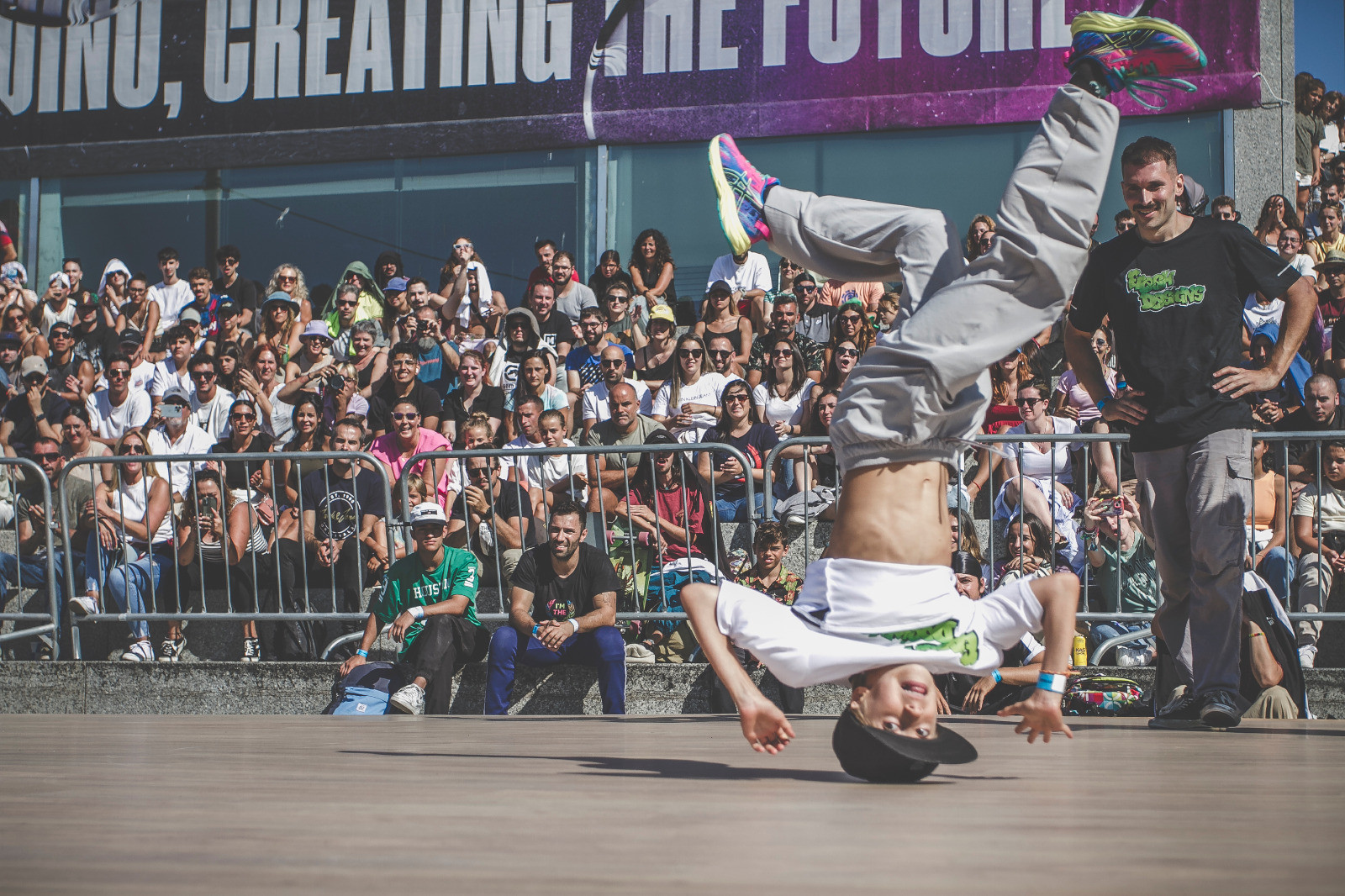 La bailarina ourensana durante una competición ante decenas de personas. (Foto: Iván Malvido)