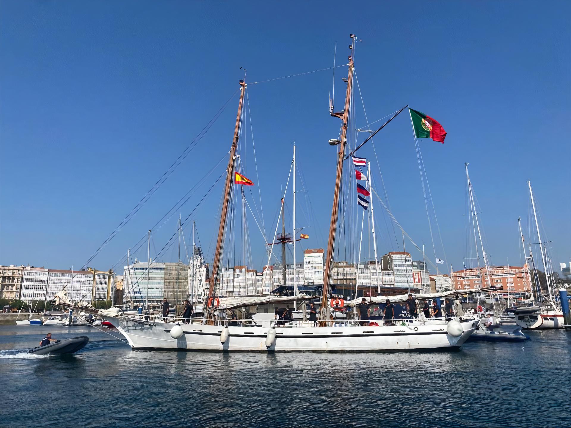 Llegada del velero Nautilus que participan en la Tall Ships Races 2023