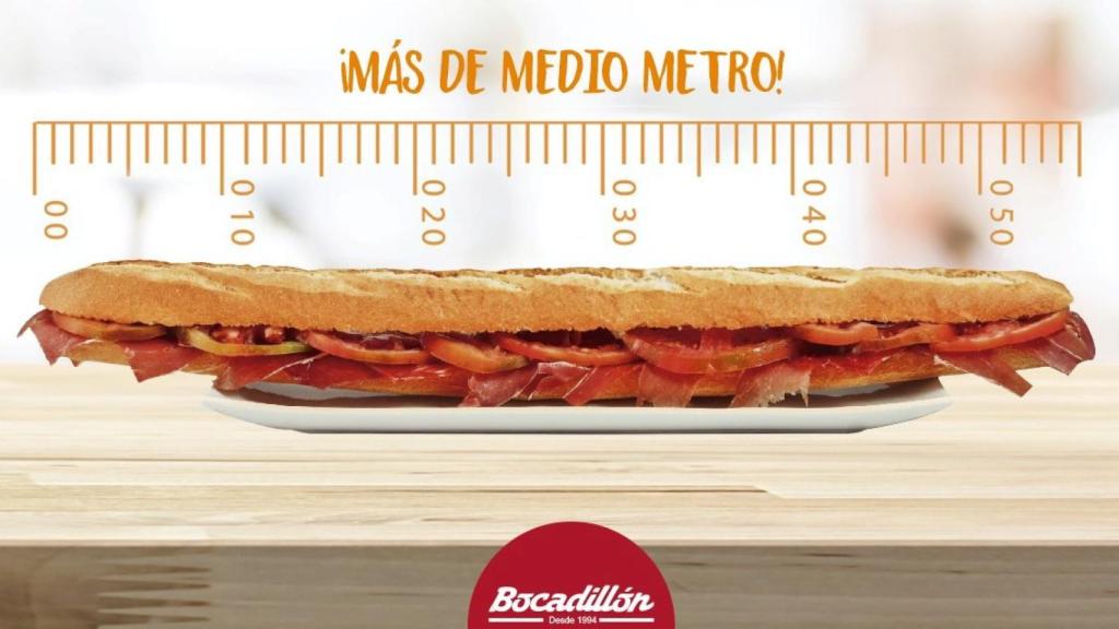 El bocadillón 'Sones' de jamón serrano y tomate es el buque insignia de la carta del restaurante que regenta Pascual Navarro en Puerto Lumbreras.