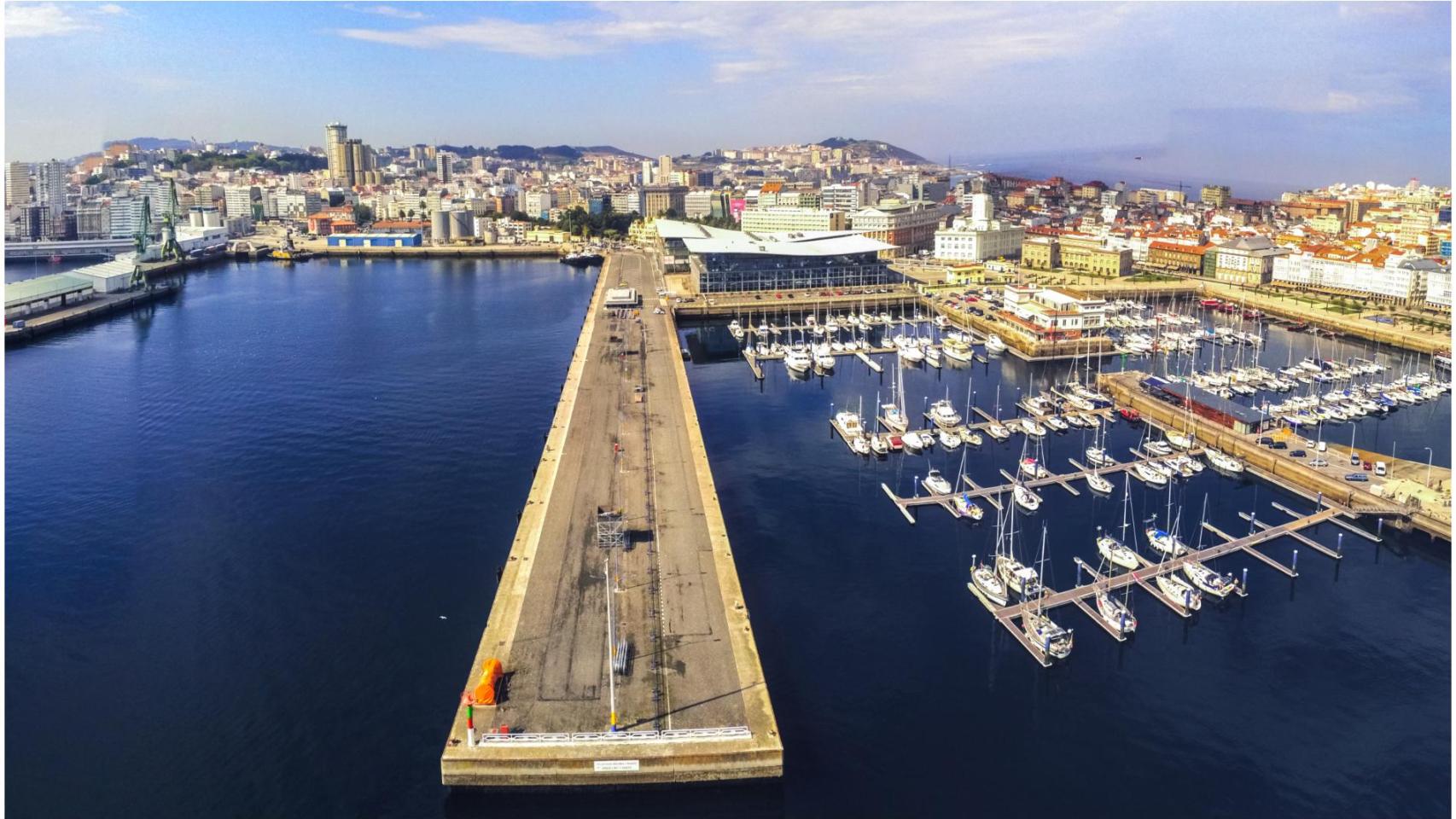 Vista aérea del Puerto de A Coruña.