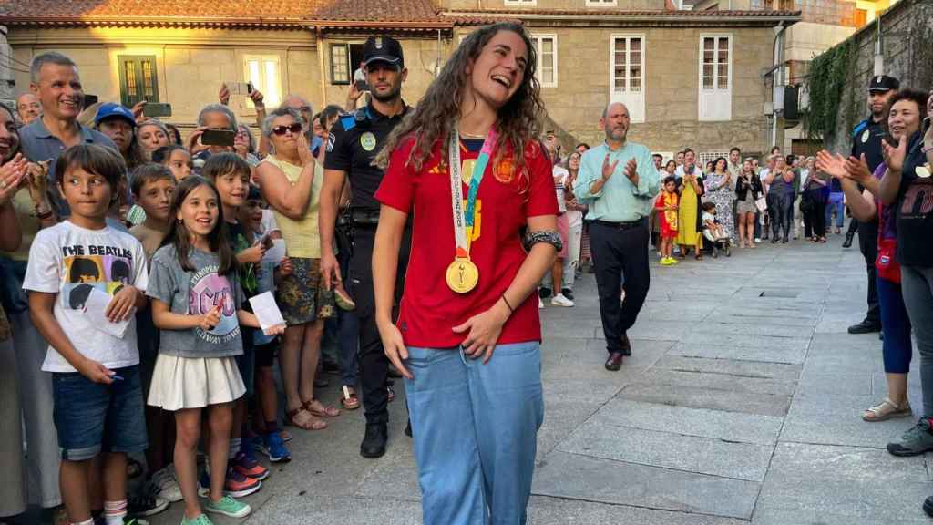 Recibimiento multitudinario en Pontevedra a la futbolista Tere Abelleira.