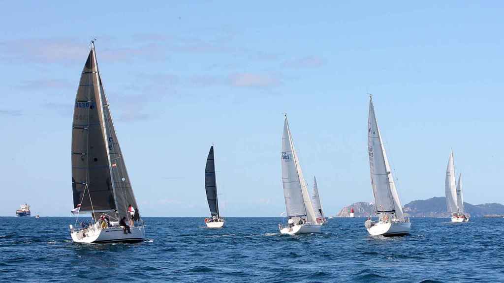 Regata Costa da Vela en la ría de Vigo.