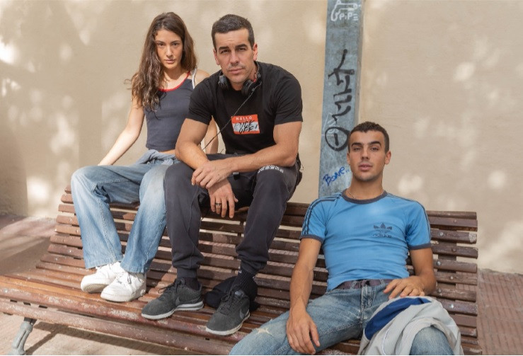 Mario Casas junto a Candela González y Óscar Casas.