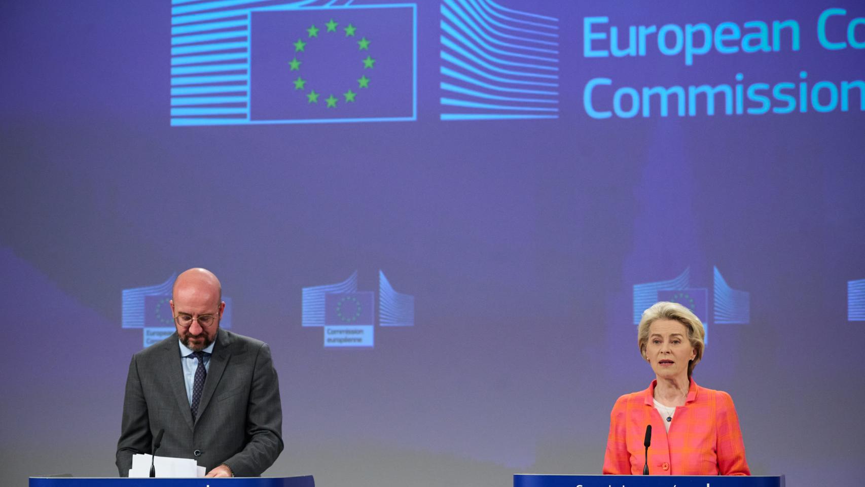 Ursula von der Leyen y Charles Michel, durante una rueda de prensa