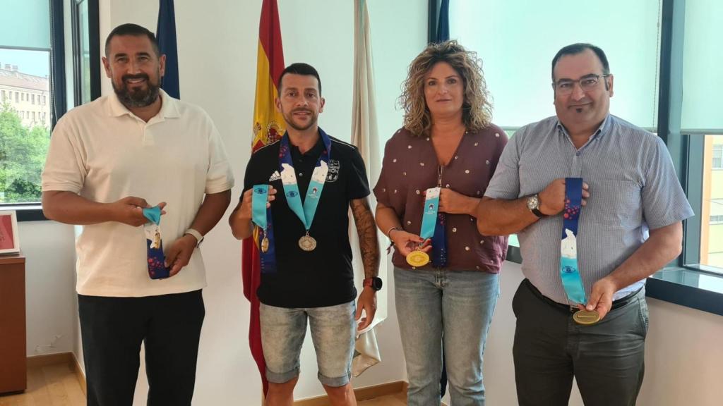 Recepción al bombero Luis García.