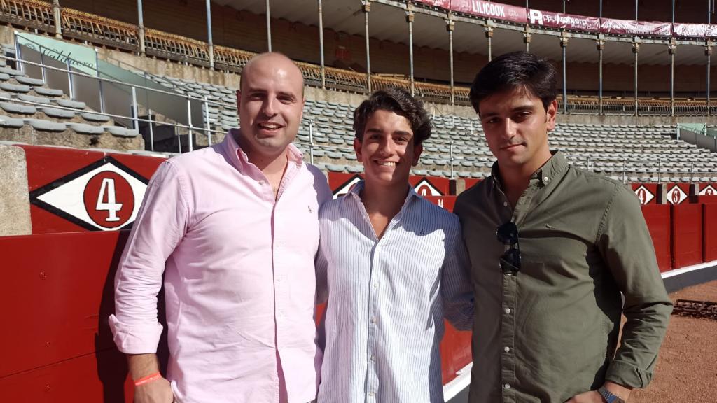 Rubén Gudino, Carlos Fuentes y Jesús Mesonero, directivos de Juventud Taurina de Salamanca