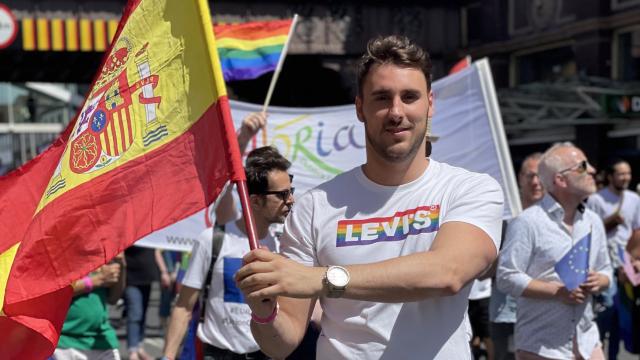 Víctor Gutiérrez, secretario LGTBI del PSOE, en el Orgullo de Dublín, el pasado junio.