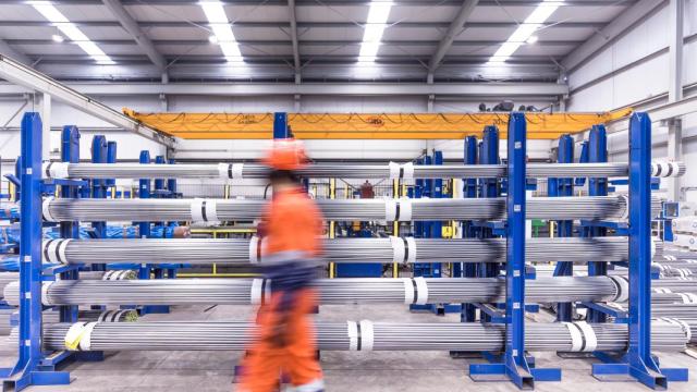 Interior de una fábrica de Celsa.