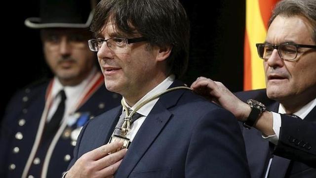 Pobre Puigdemont, ¡casi nos lleva a la guerra contra Rusia!