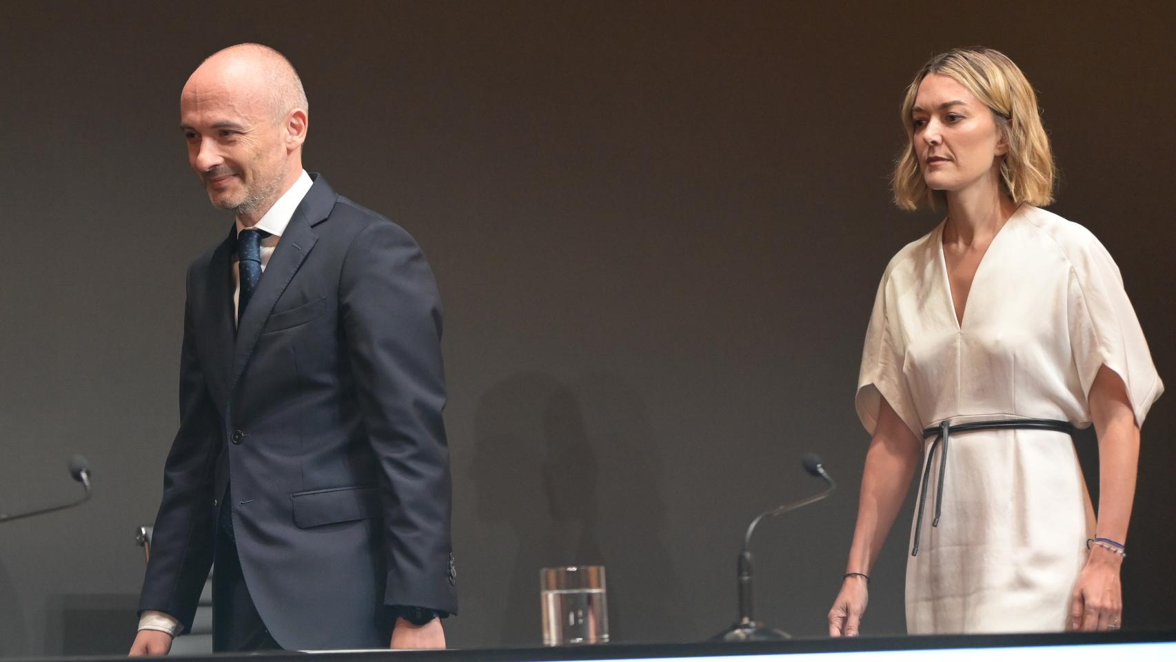 El consejero delegado de Inditex, Óscar García Maceiras, y la presidenta del grupo, Marta Ortega, en la Junta de Accionistas celebrada en julio de 2022, la primera de Marta Ortega como presidenta del líder mundial de la moda.