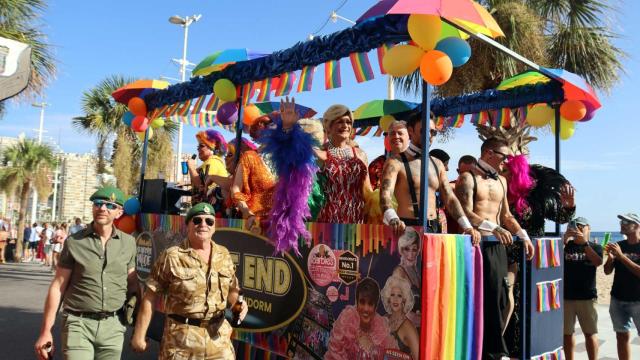 Una de las carrozas del Benidorm Pride.