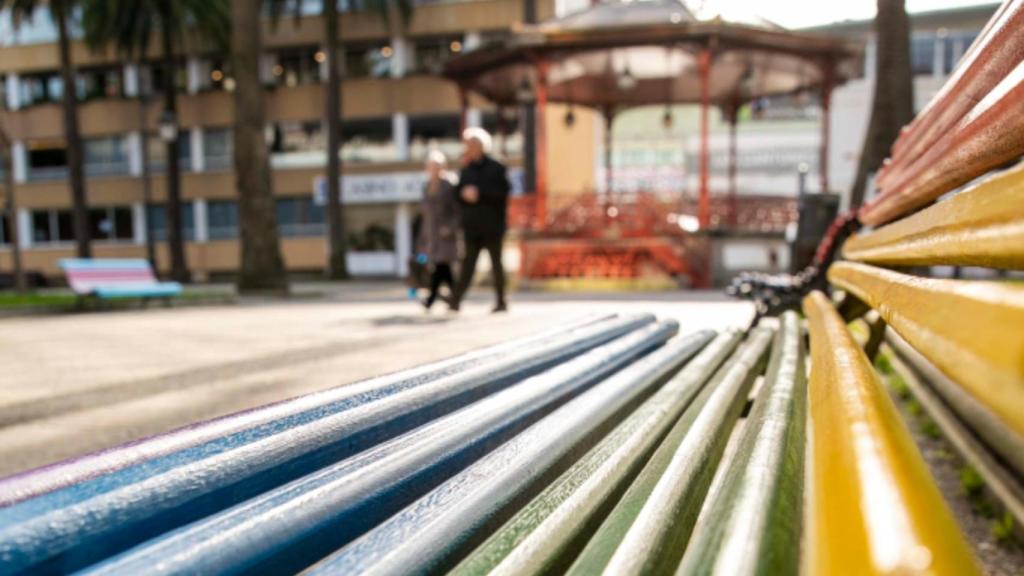 A Coruña instalará más de 350 bancos y aparcabicis