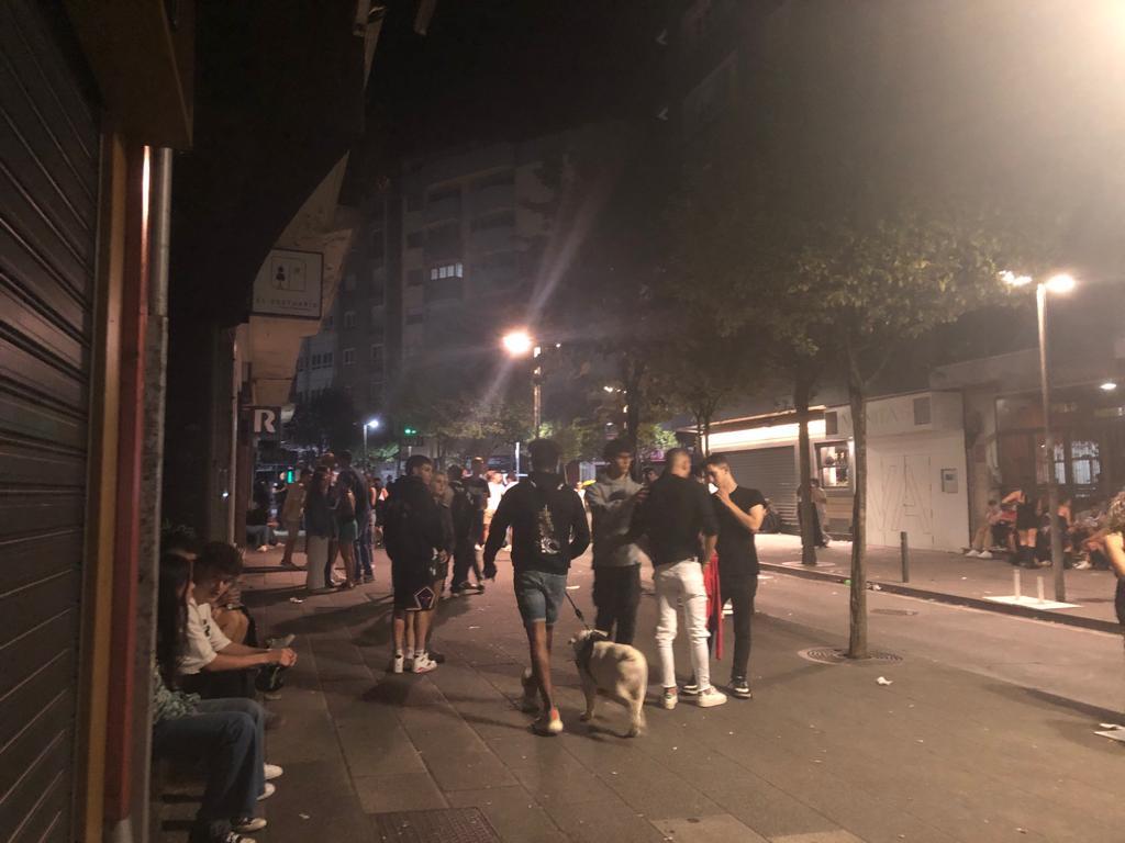 Estudiantes el primer jueves universitario en el Ensanche compostelano