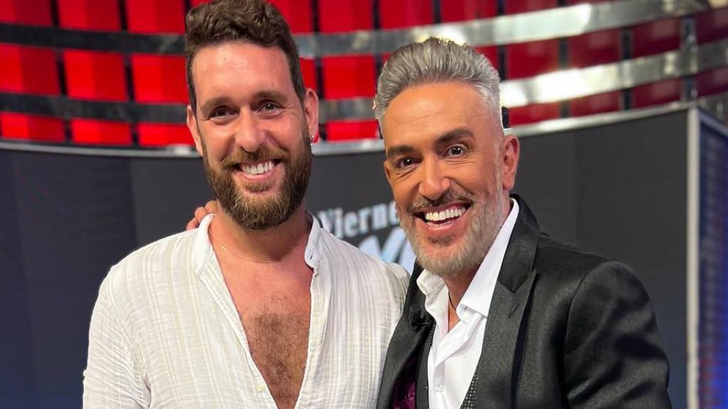 Kiko Hernández y Fran Antón en una imagen tomada en un plató de Mediaset España.