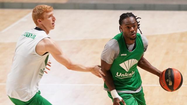 Alberto Díaz y Kendrick Perry preparan la Supercopa de España