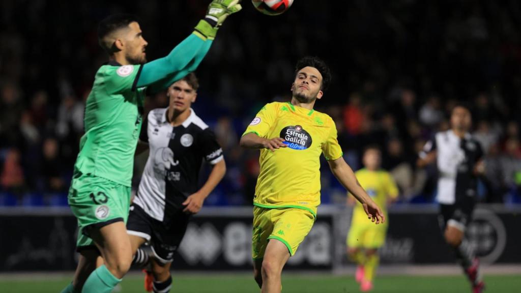 David Mella en un lance del partido contra Unionistas.