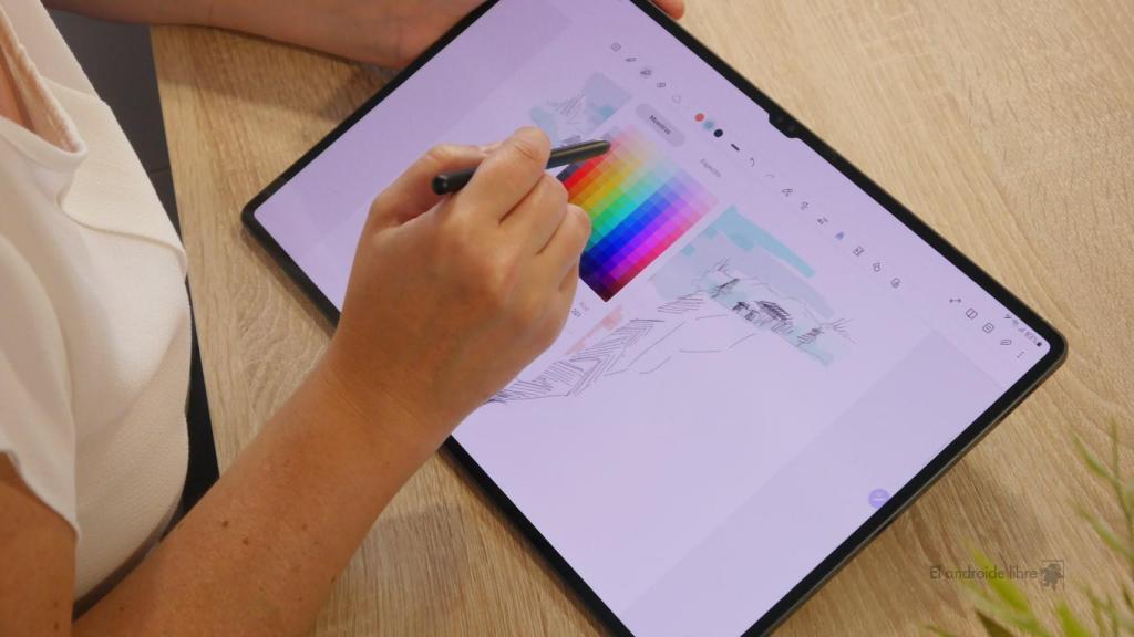 Usando el S Pen en la Galaxy S9 Ultra