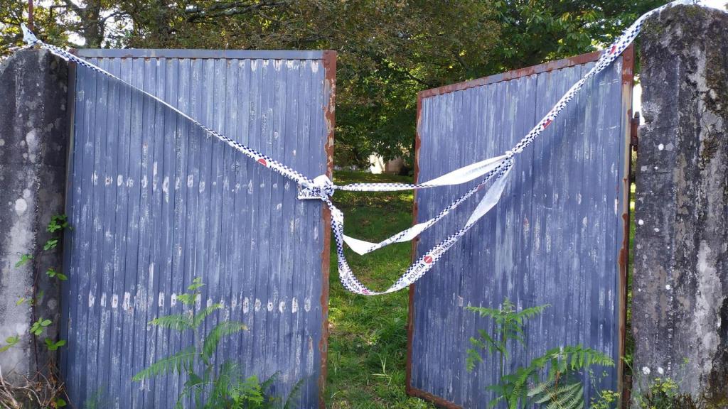 Portal de la vivienda de Teo (A Coruña) donde ocurrió el asesinato de Asunta Basterra en septiembre de 2013