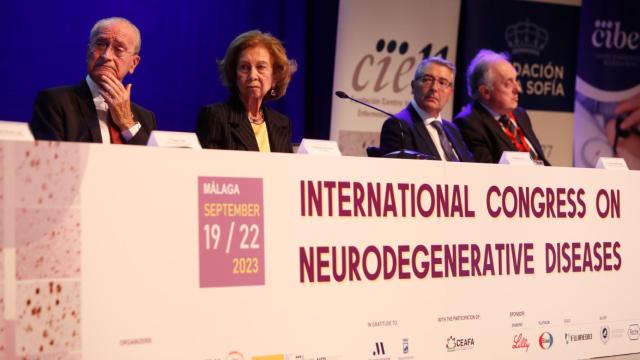 La Reina Doña Sofía junto a Francisco de la Torre y Francisco Salado en el acto de inauguración del Congreso.