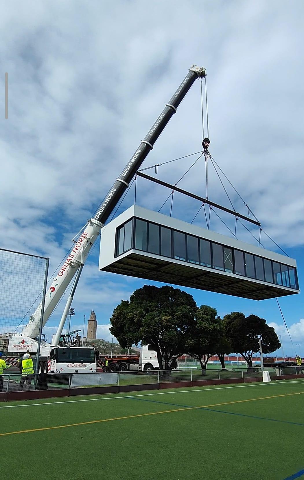 Instalación de la cafetería en los Campos de Fútbol de la Torre (Casas Cube).