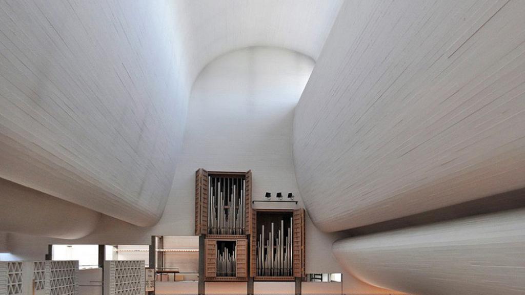 Interior de la Iglesia de Bagsvaerd, Copenhague, proyectada por Jørn Utzon entre 1967 y 1976