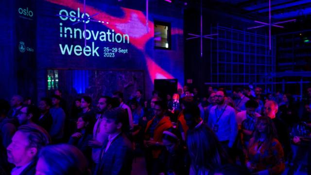 Un momento durante la inauguración de la OIW.