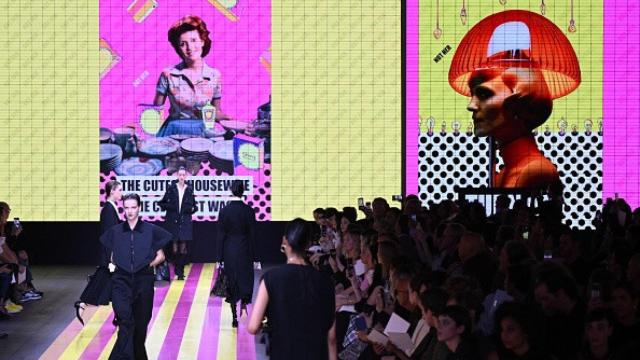 Detalle del desfile primavera/verano 2024 de Dior.