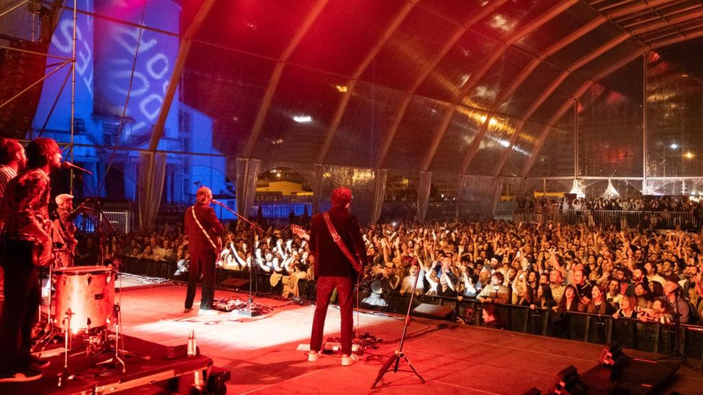 Actuación de Deluxe en Noites do Porto