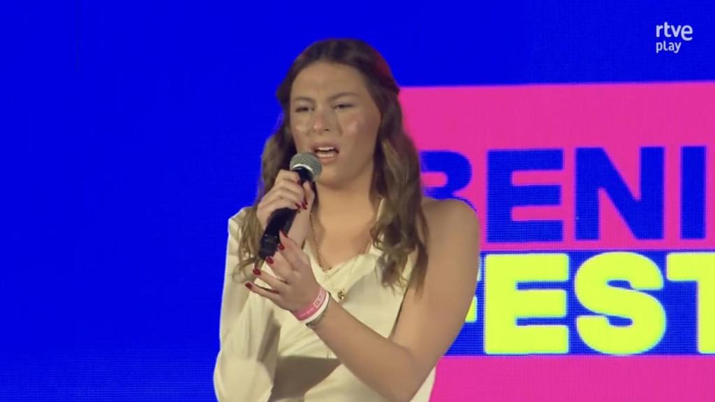 Carmen Puente en su actuación del BenidormFest.