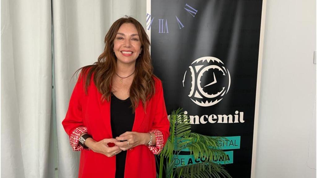 La autora Gabriela Llanos