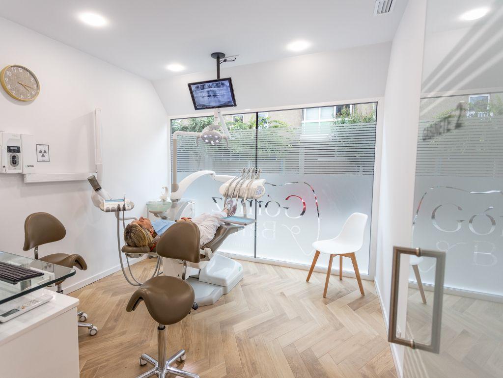 tratamientos dentales de moda en la Plaza de Zalaeta, A Coruña