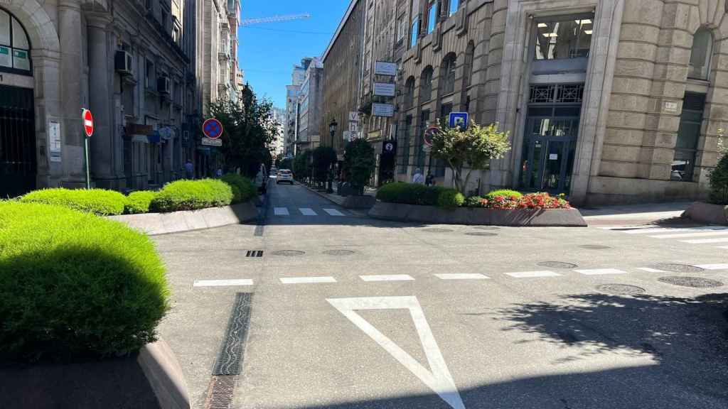 Calle Marqués de Valladares tras las obras de pavimentación.